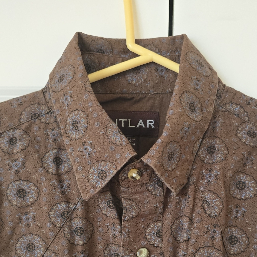 Pintlat Brown Medallion-Print Casual Button-Down Shirt